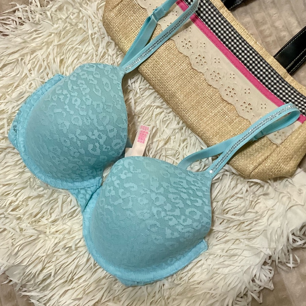 Victoria Secret Rhinestone Bra Free VS Bag Excellent Condition 34DD